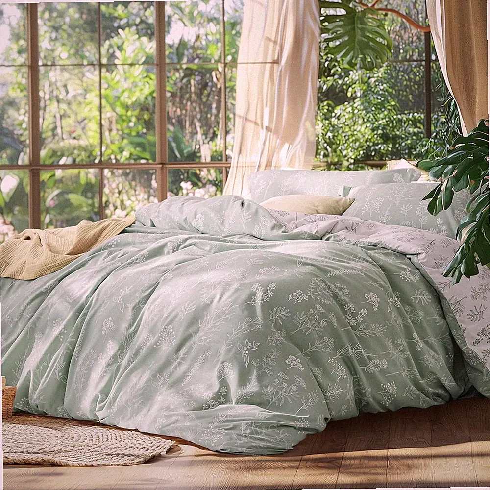 King Size Sage Green Bed Duvet Cover, 3 Piece Cute Floral Bedding Set